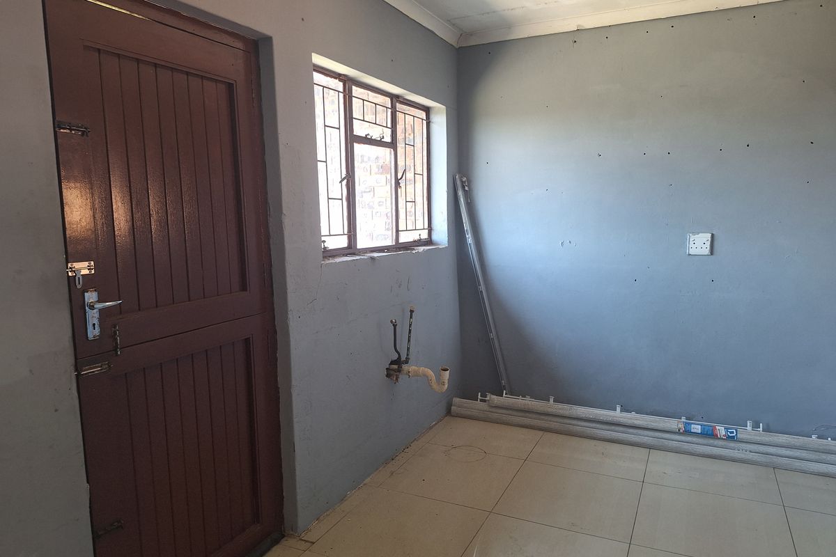 Charming Starter Home in Peaceful Lincoln Meade - Photo 5