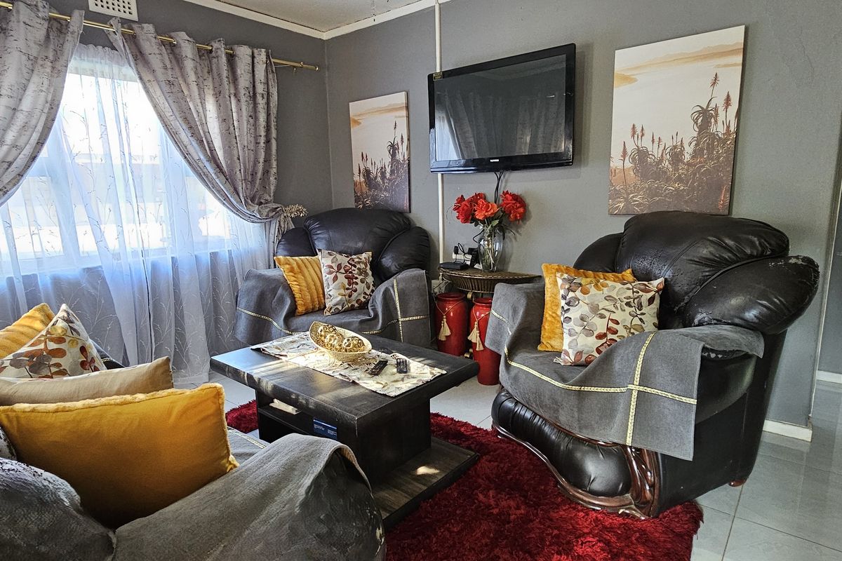 Well-Priced 2 Bedroom Home You Don’t Want to Miss in Swellendam - Photo 4