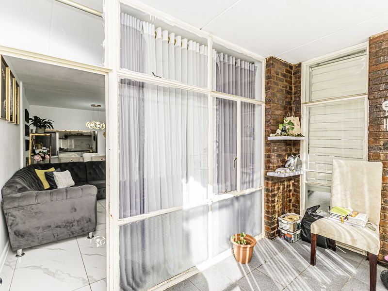 Spacious 2 Bedroom Apartment For Sale | Florida Roodepoort - Photo 7