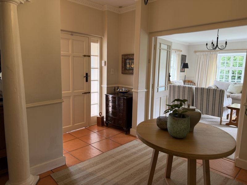 Charming Family Living with Space, Versatility & Timeless Appeal in Wembley - Photo 2