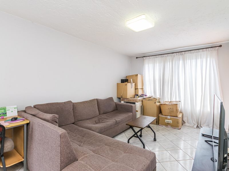 SPACIOUS 1-BEDROOM APARTMENT FOR SALE IN MARAISBURG - Photo 9