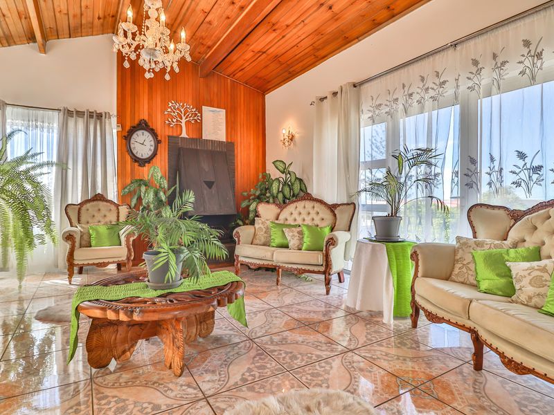 Space for Family Living with Added Potential! - Photo 3