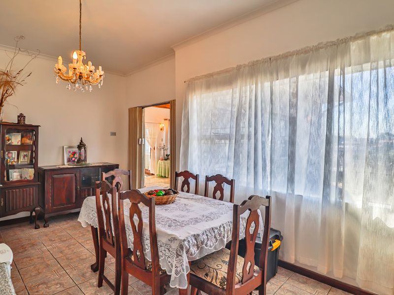 Space for Family Living with Added Potential! - Photo 5