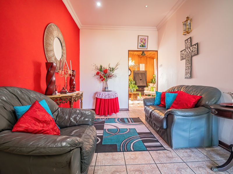 Space for Family Living with Added Potential! - Photo 2