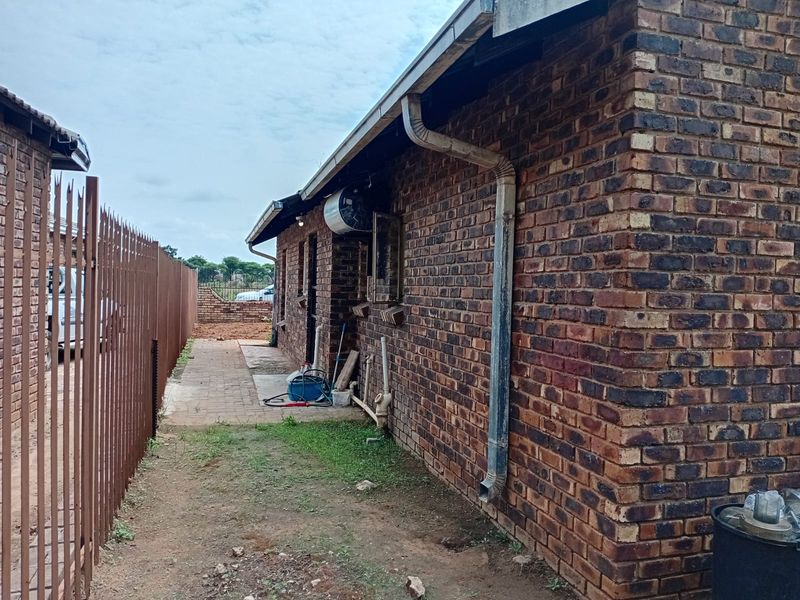Three Bedroom House For Sale In Mmabatho - Photo 10