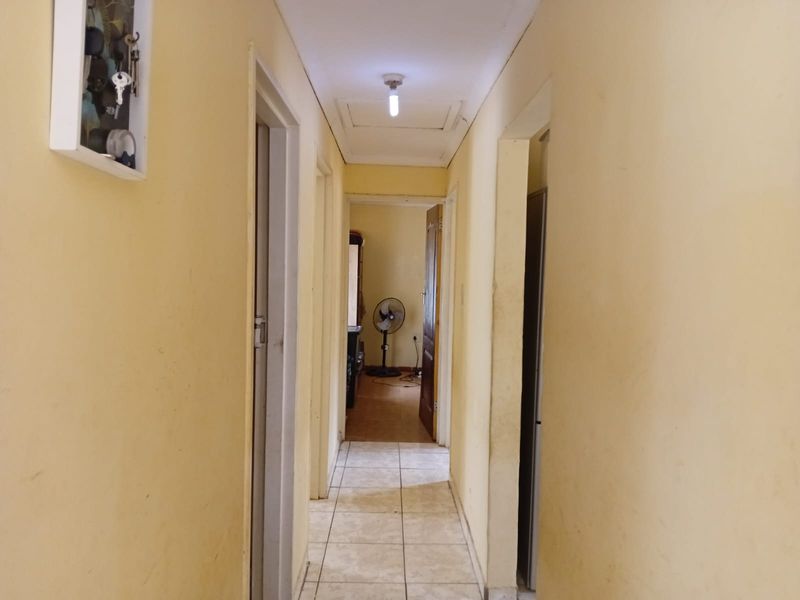 Three Bedroom House For Sale In Mmabatho - Photo 3