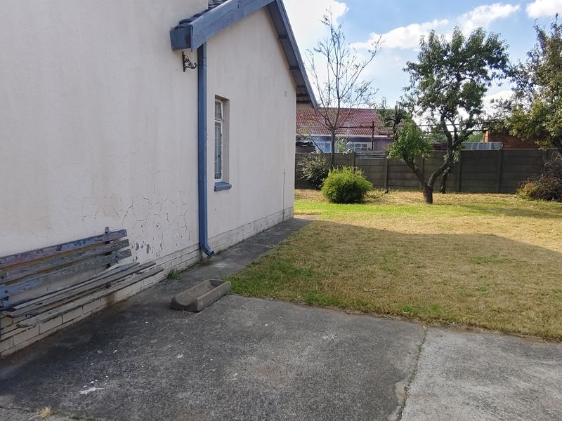 Spacious House Near Shops - Photo 3