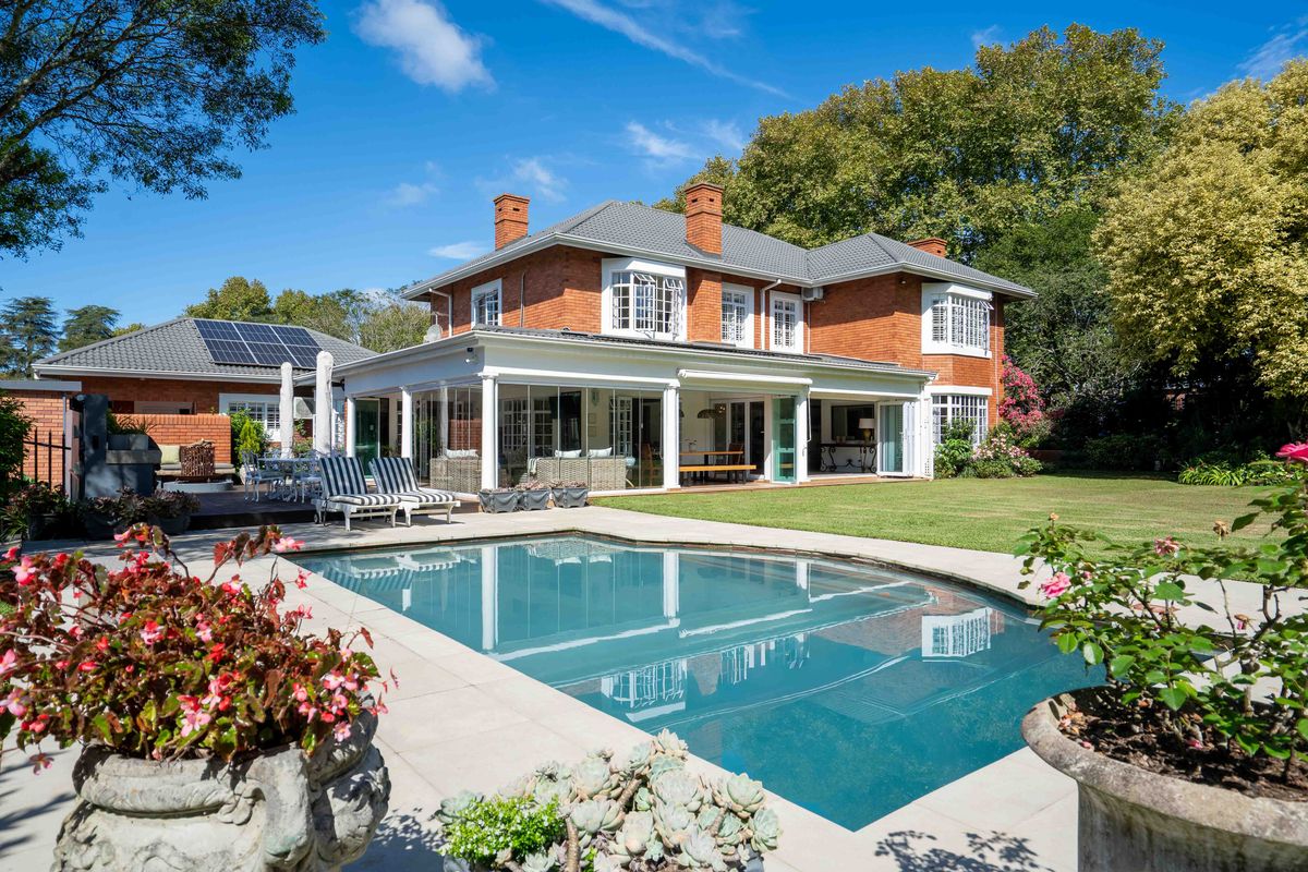 Exceptional Property on over 4 level Acres - Photo 2