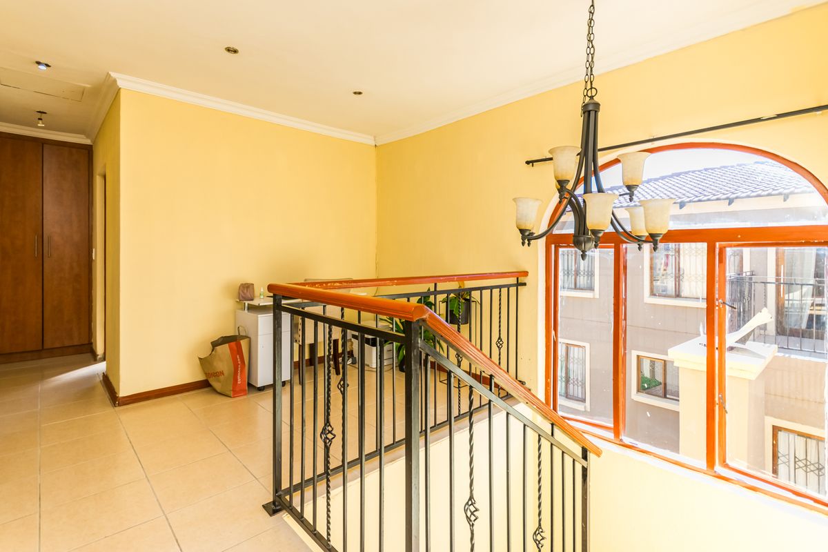 EXCLUSIVE FAMILY HOME IN A SECURE ESTATE – YOUR DREAM HOME AWAITS! - Photo 4