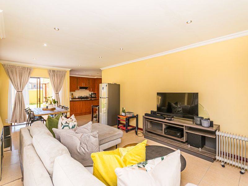 EXCLUSIVE FAMILY HOME IN A SECURE ESTATE – YOUR DREAM HOME AWAITS! - Photo 3