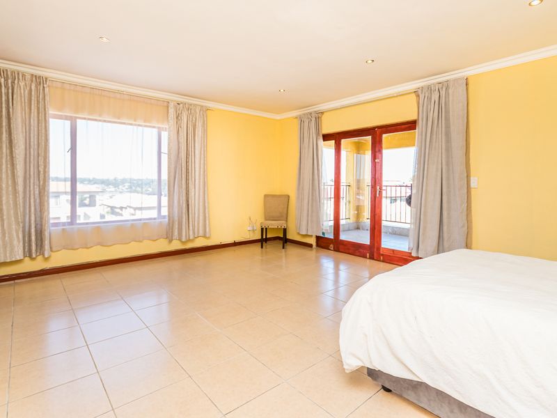 EXCLUSIVE FAMILY HOME IN A SECURE ESTATE – YOUR DREAM HOME AWAITS! - Photo 10
