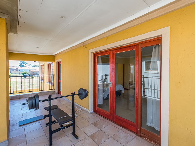 EXCLUSIVE FAMILY HOME IN A SECURE ESTATE – YOUR DREAM HOME AWAITS! - Photo 8