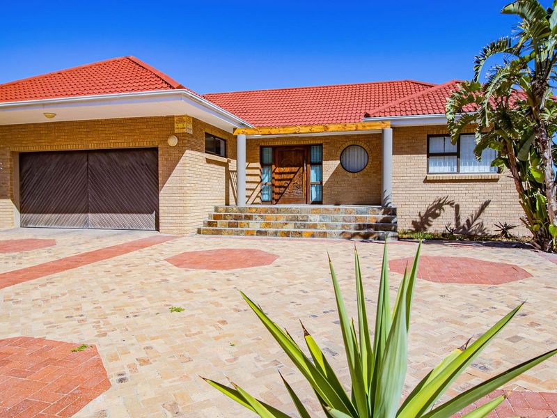 Prime Position in Pearl Bay – Renovation Opportunity with Coastal Outlook - Photo 5