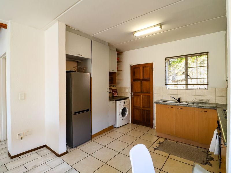 Well-Priced 2-Bedroom Townhouse in Heuwelsig Estate, Centurion! - Photo 10
