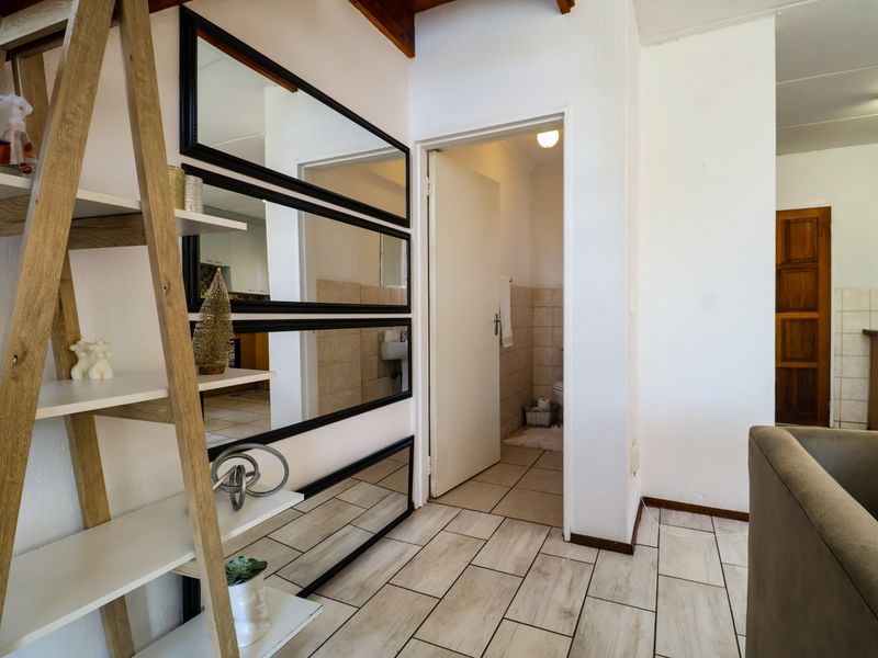 Well-Priced 2-Bedroom Townhouse in Heuwelsig Estate, Centurion! - Photo 7