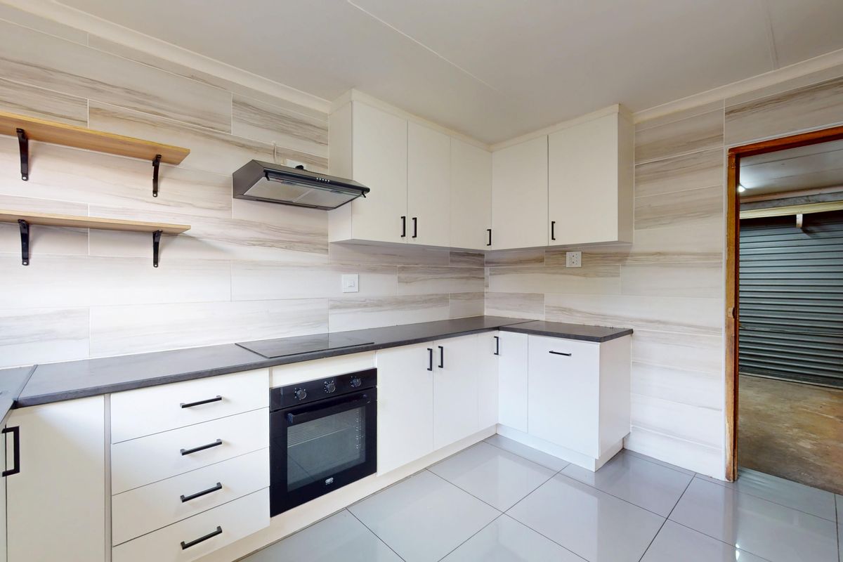 Spacious & Pet-Friendly Gem in Sought-After Complex in Witfield - Photo 5