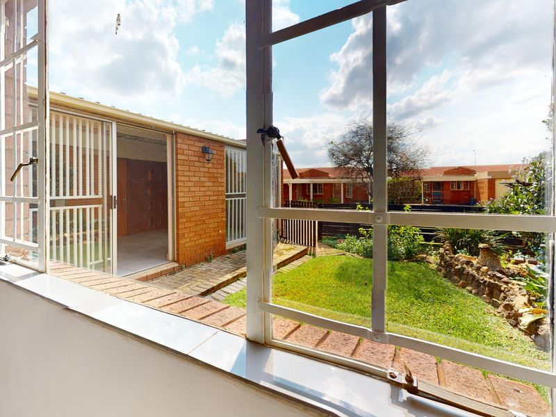 Spacious, Pet-Friendly Living in the Heart of Witfield - Photo 2
