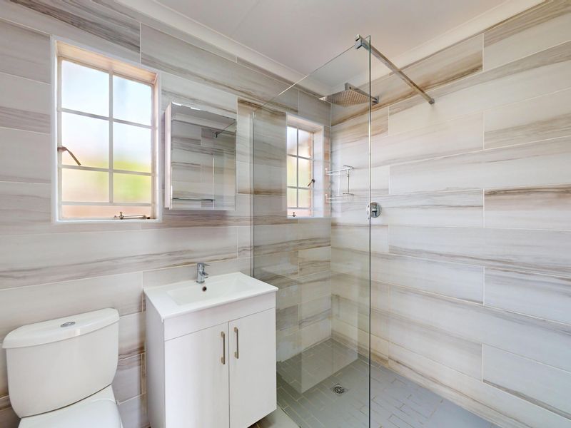 Spacious & Pet-Friendly Gem in Sought-After Complex in Witfield - Photo 9