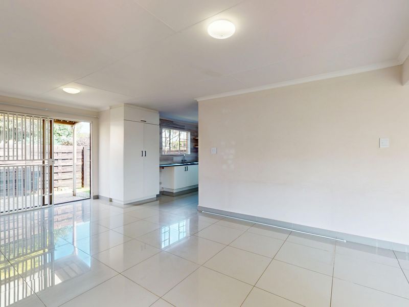 Spacious & Pet-Friendly Gem in Sought-After Complex in Witfield - Photo 3