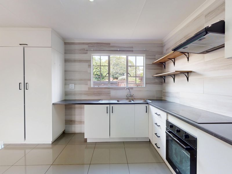 Spacious & Pet-Friendly Gem in Sought-After Complex in Witfield - Photo 6