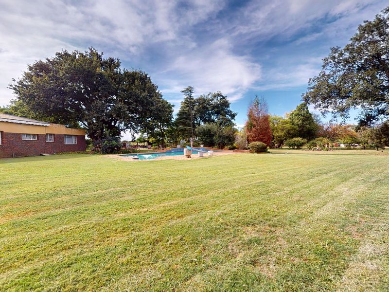 Starting to bid from R2,799,000! Non-Distressed Live Luxury Auction! - Photo 2