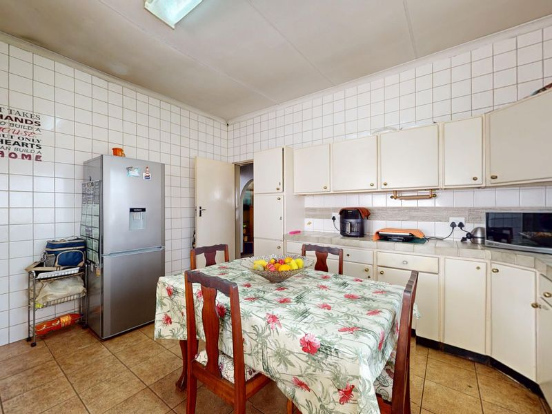 Starting to bid from R2,799,000! Non-Distressed Live Luxury Auction! - Photo 6