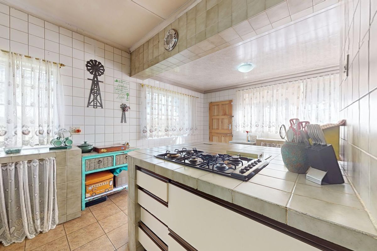 Starting to bid from R2,799,000! Non-Distressed Live Luxury Auction! - Photo 5