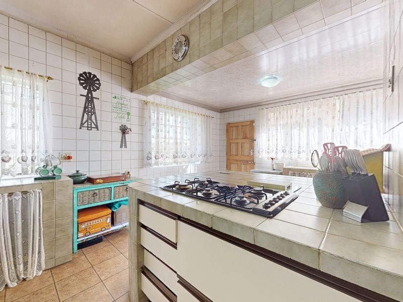 Starting to bid from R2,799,000! Non-Distressed Live Luxury Auction! - Photo 5