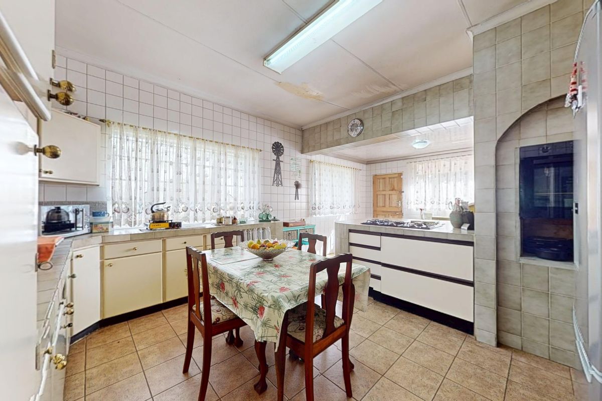 Starting to bid from R2,799,000! Non-Distressed Live Luxury Auction! - Photo 4