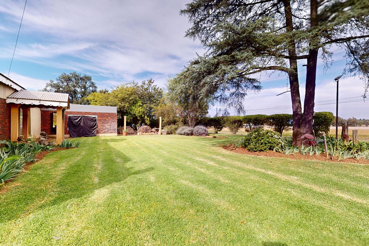 Starting to bid from R2,799,000! Non-Distressed Live Luxury Auction! - Photo 3