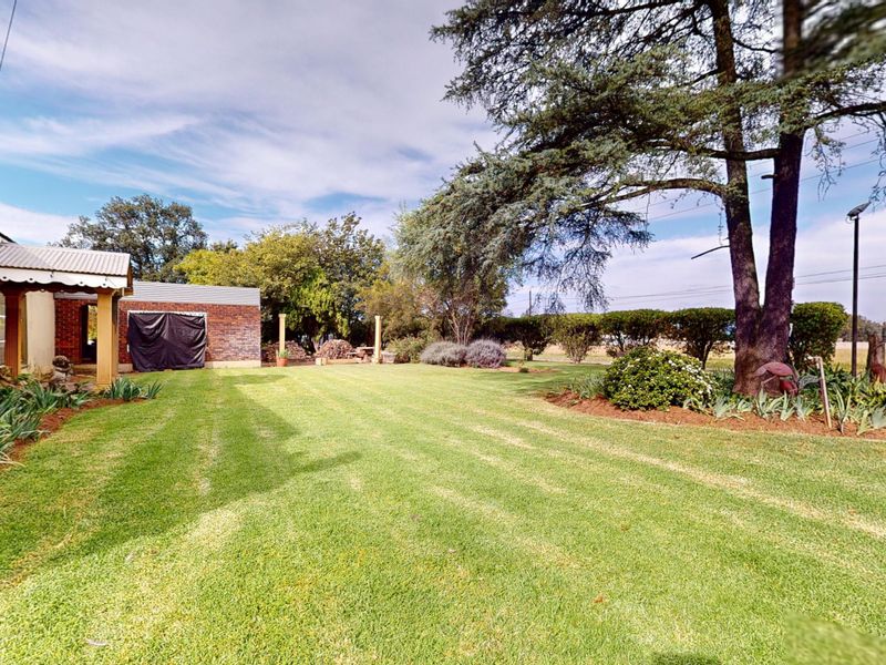 Starting to bid from R2,799,000! Non-Distressed Live Luxury Auction! - Photo 3