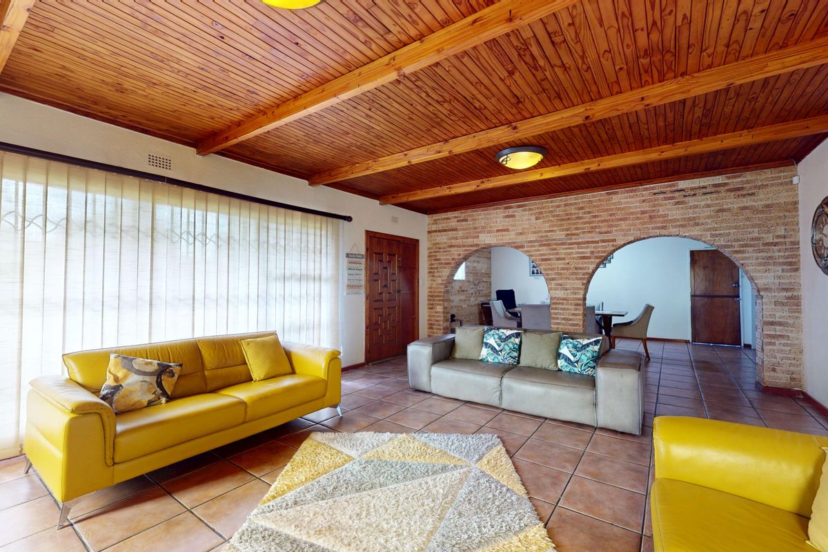 Spacious Family Home with Pool in Boomed-Off Area, Witfield, Boksburg - Photo 3