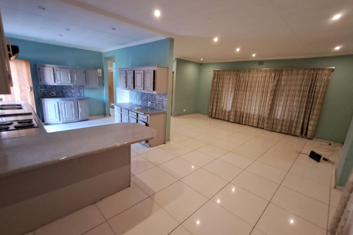 Modern Family Home @ R11,500 - Photo 4