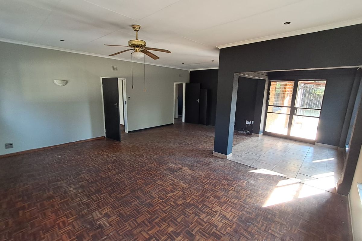Modern Family Home @ R11,200 - Photo 2
