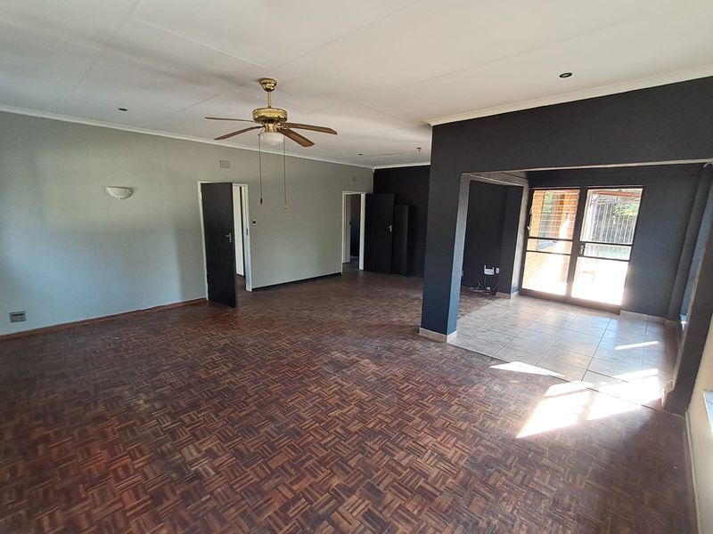 Modern Family Home @ R11,200 - Photo 2