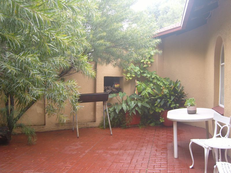 4 Bedroom Home Brackenhurst - Photo 8