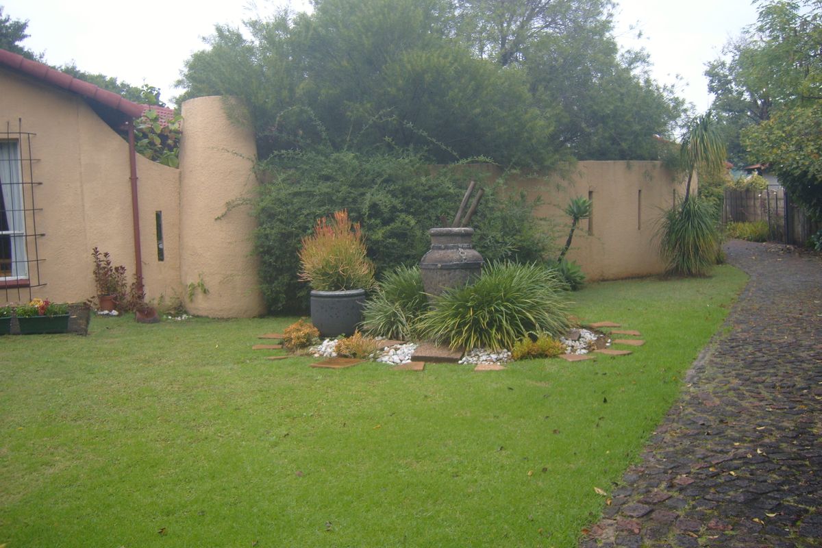 4 Bedroom Home Brackenhurst - Photo 2