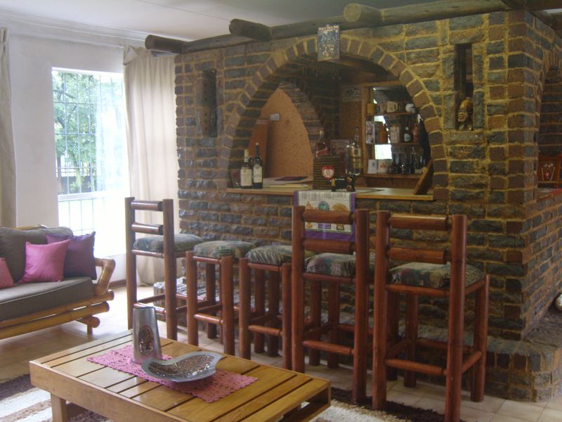 4 Bedroom Home Brackenhurst - Photo 10