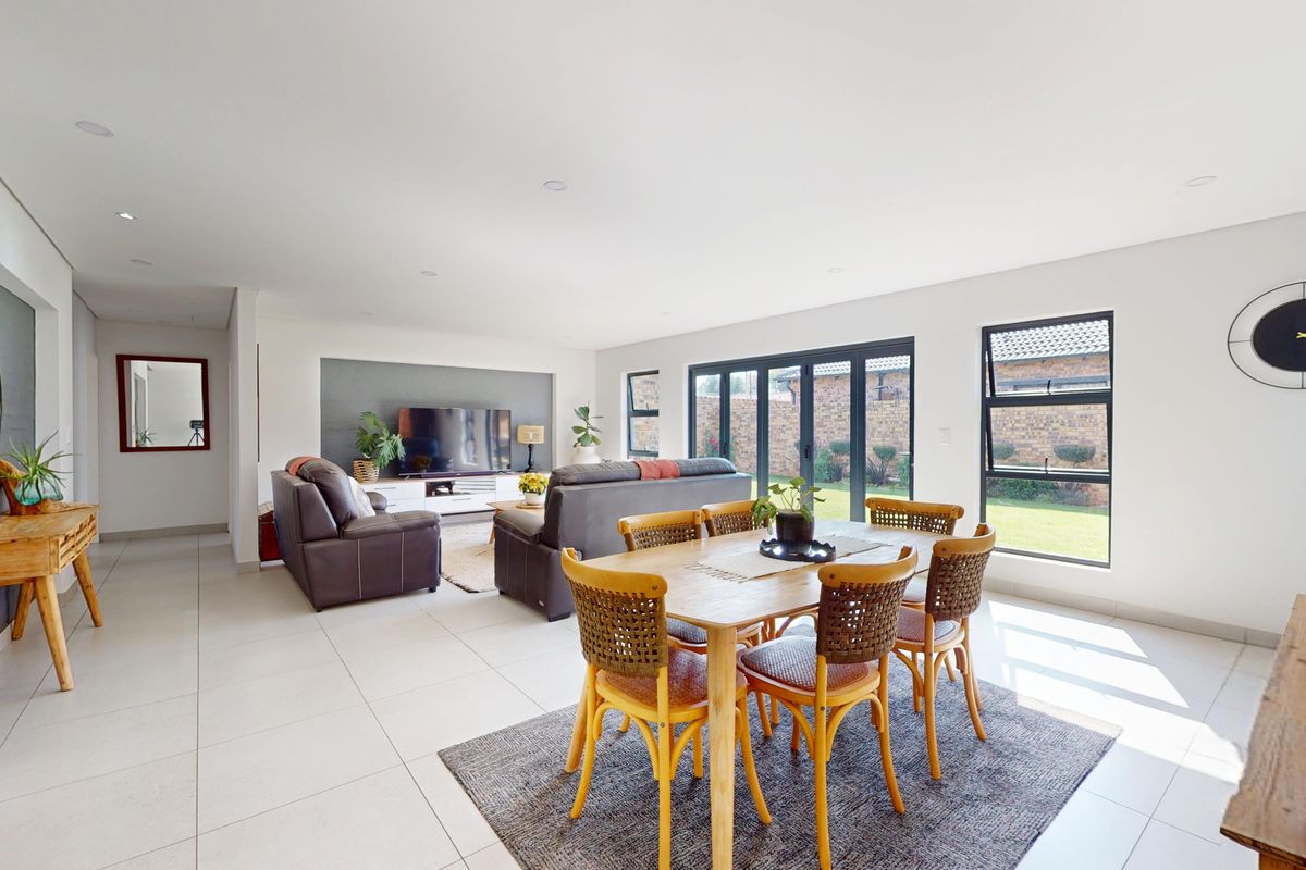 Ultra Modern Full Title Home Situated In Secure Complex! - Photo 4