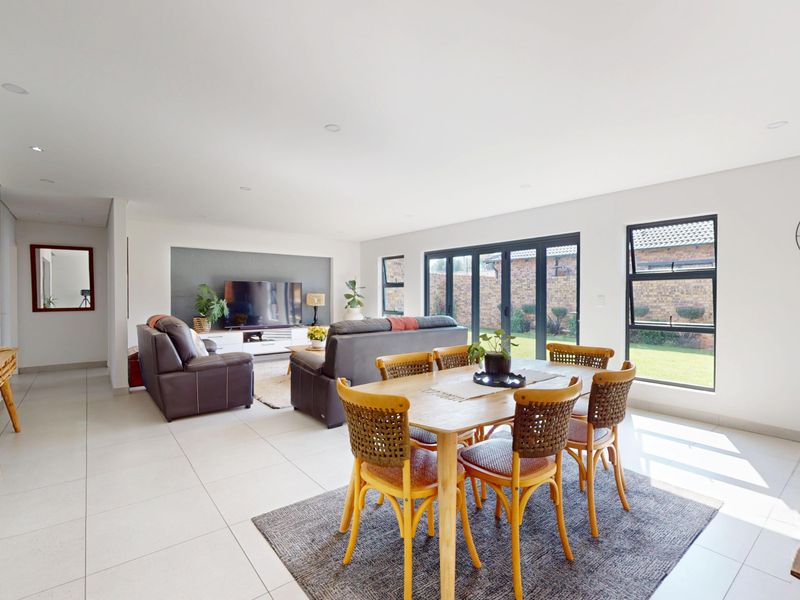 Ultra Modern Full Title Home Situated In Secure Complex! - Photo 4