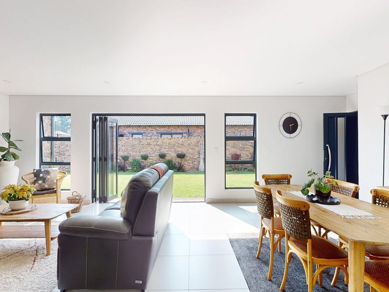 Ultra Modern Full Title Home Situated In Secure Complex! - Photo 7