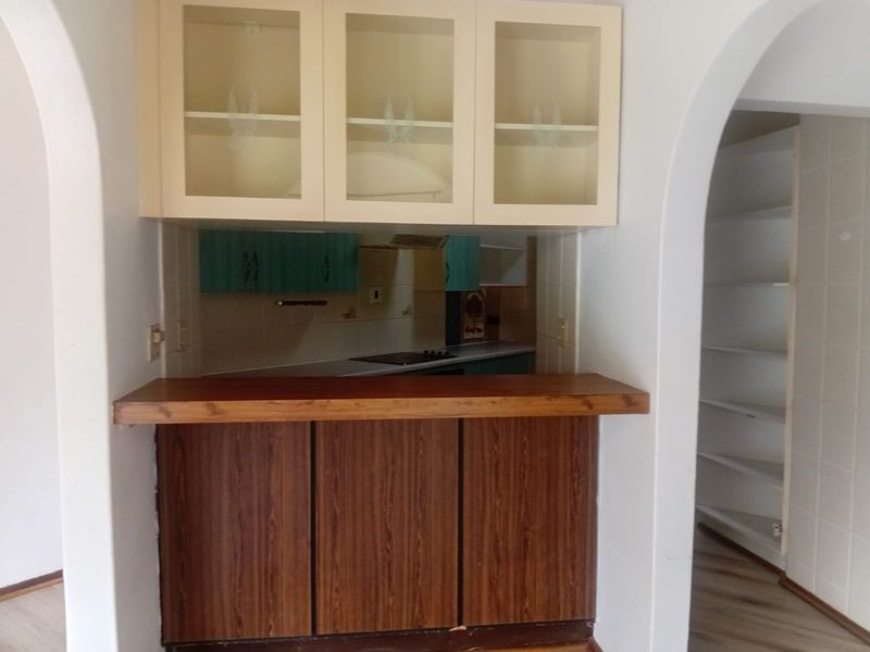 Spacious 3-Bedroom Home with Versatile Living Areas - Photo 9