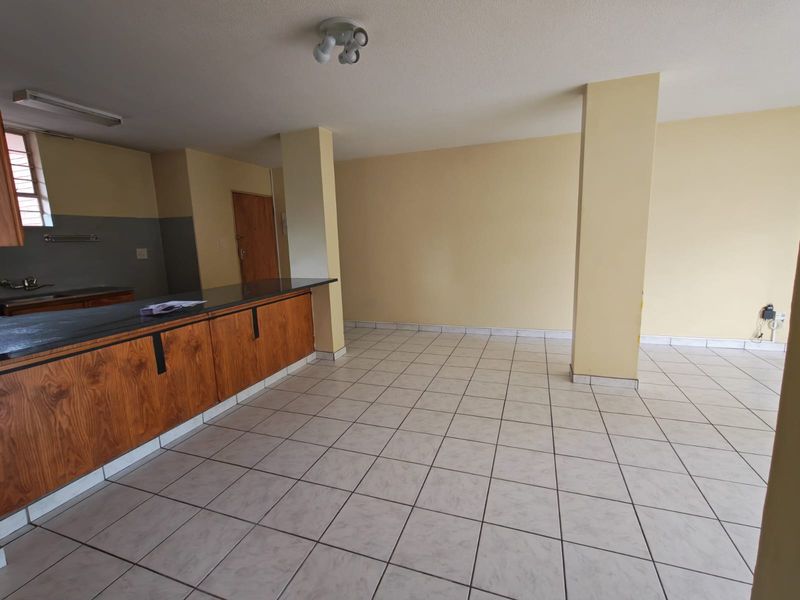 Neat & Secure 1.5 Bedroom Apartment to Rent in Gezina - Photo 4