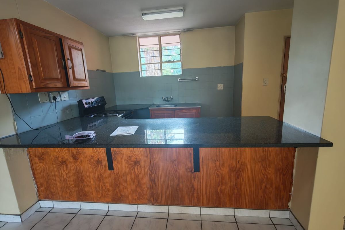 Neat & Secure 1.5 Bedroom Apartment to Rent in Gezina - Photo 2