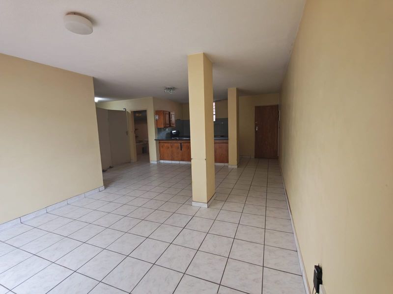 Neat & Secure 1.5 Bedroom Apartment to Rent in Gezina - Photo 3