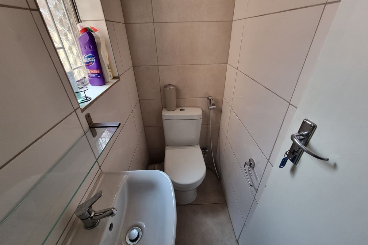 Stunning 4 bedroom duplex up for rent! - Photo 4