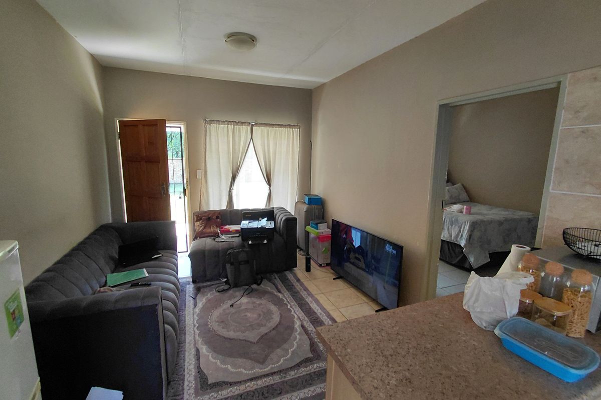 First Floor unit Oudorp Klerksdorp - Photo 4