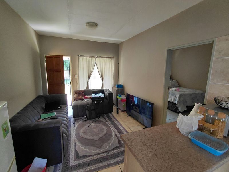 First Floor unit Oudorp Klerksdorp - Photo 4