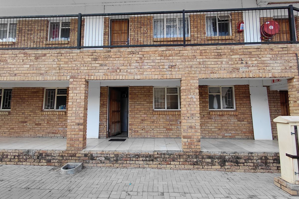 First Floor unit Oudorp Klerksdorp - Photo 2