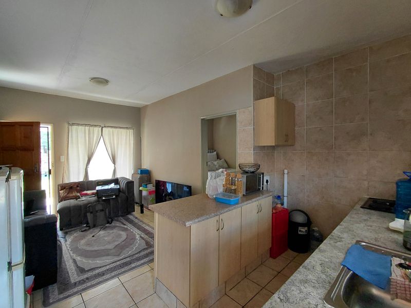 First Floor unit Oudorp Klerksdorp - Photo 3